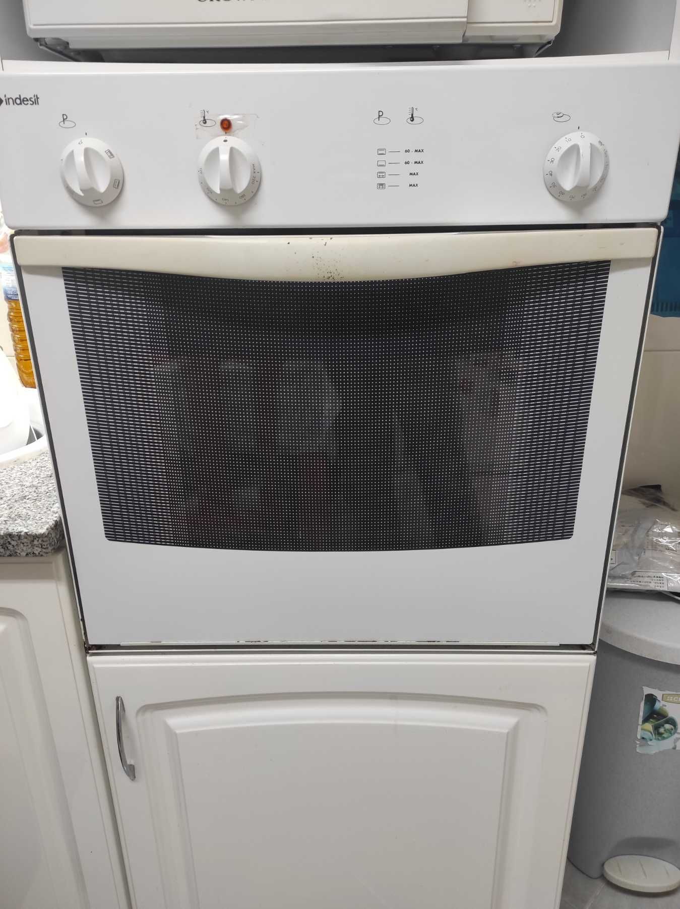 Forno de encastre Indesit