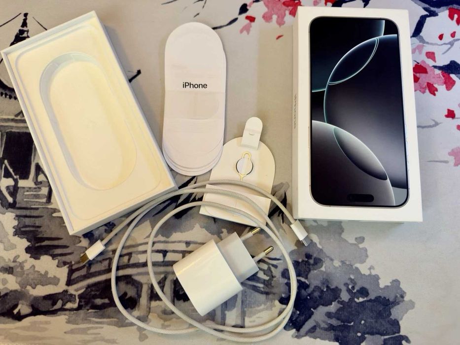 iPhone 16 Pro Max 256gb biały, super stan, gratisy