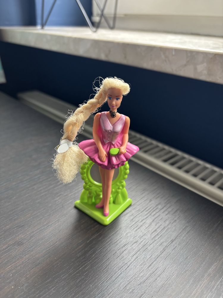 Barbie w różowej sukience lata 90 te, z kolekcji Mcdonald