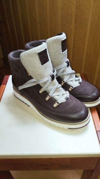 Продам  женские ботинки ZEROGRAND