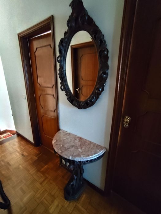 Credência e espelho