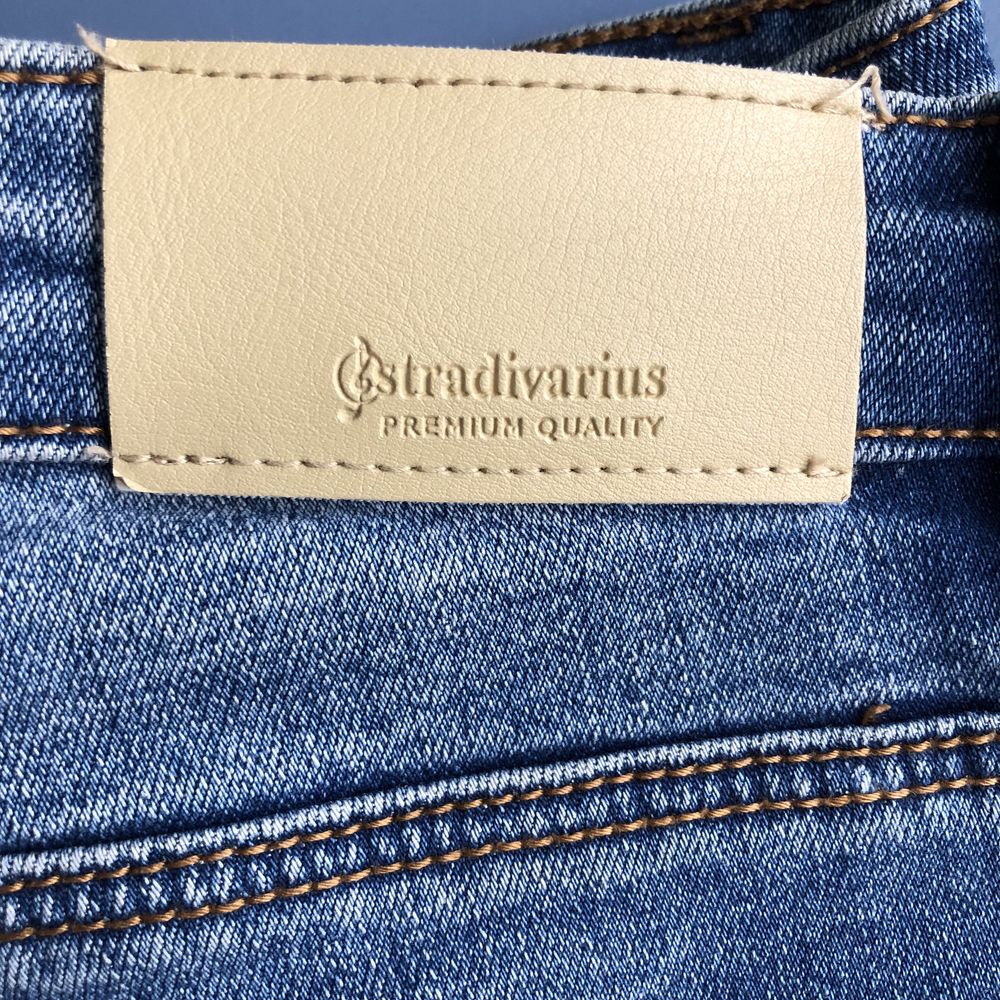 Жіночі джинси Stradivarius