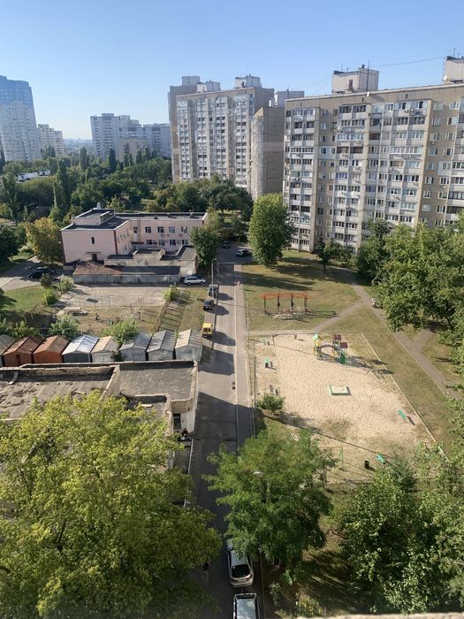 Продаж 2кв. 56м. Вул. Харьківське шоссе 148 Метро 10 хвилин. Терміново