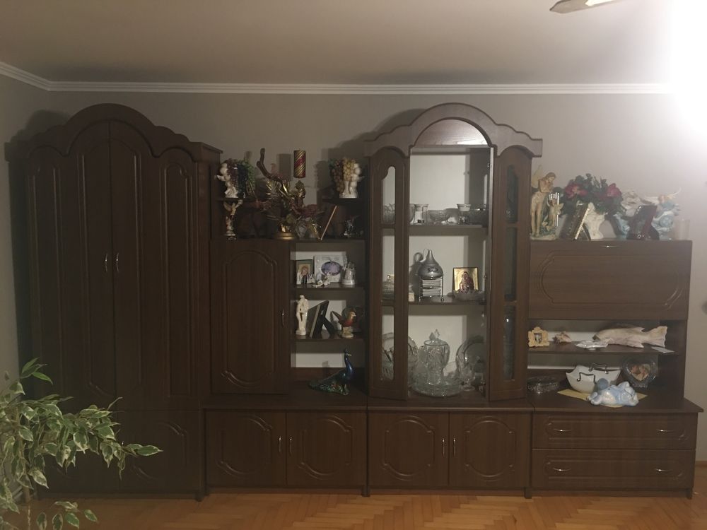Стінка у вітальню 5500 грн. договірна