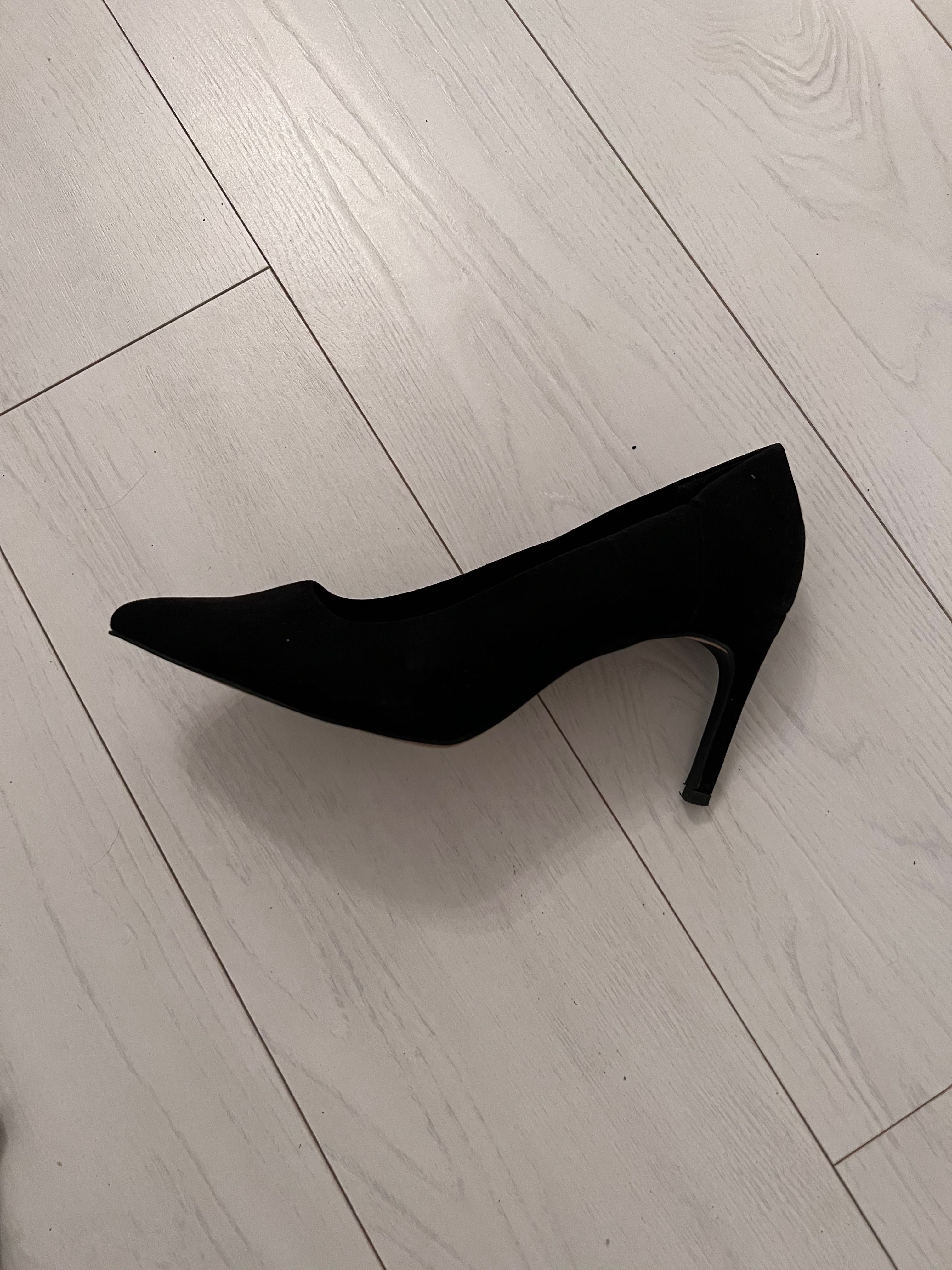 Модельні жіночі туфлі