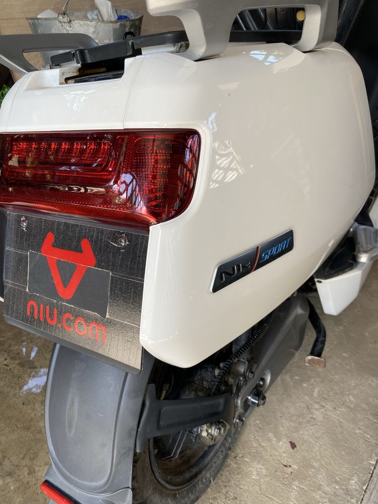 Електроскутер NIU N1s-sport
