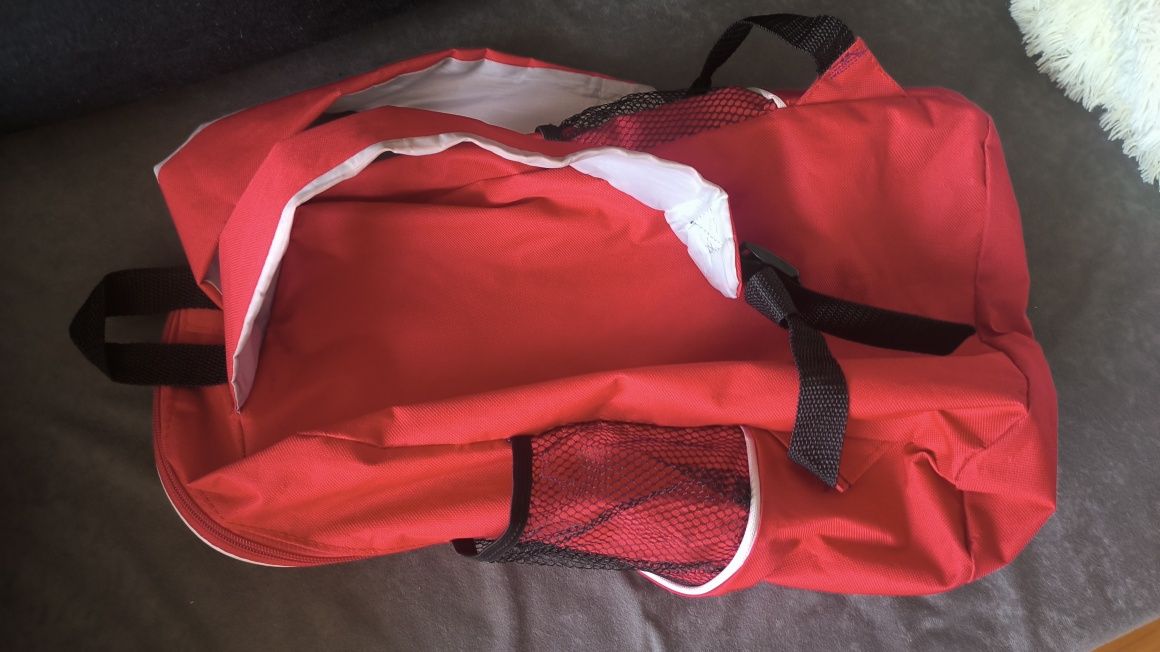 Plecak sportowy czerwony lekki