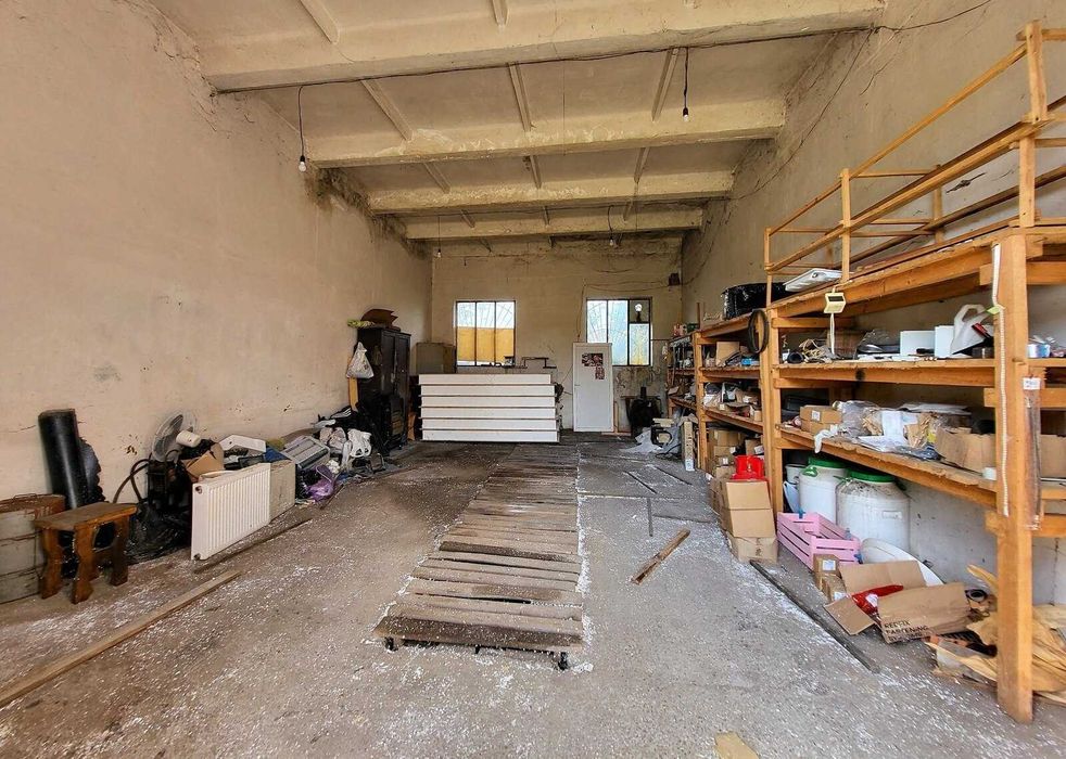 Продаж комерційного приміщення на вул. Будівельна