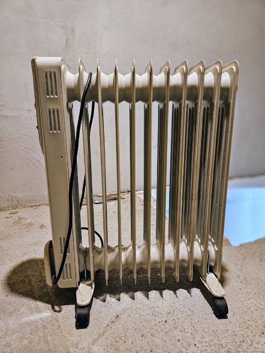 Grzejnik elektryczny, olejowy 2500W