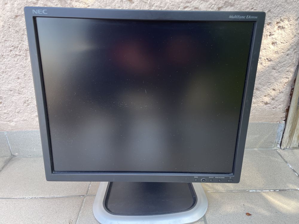 Monitor LCD NEC 19” cali Multisync EA191M