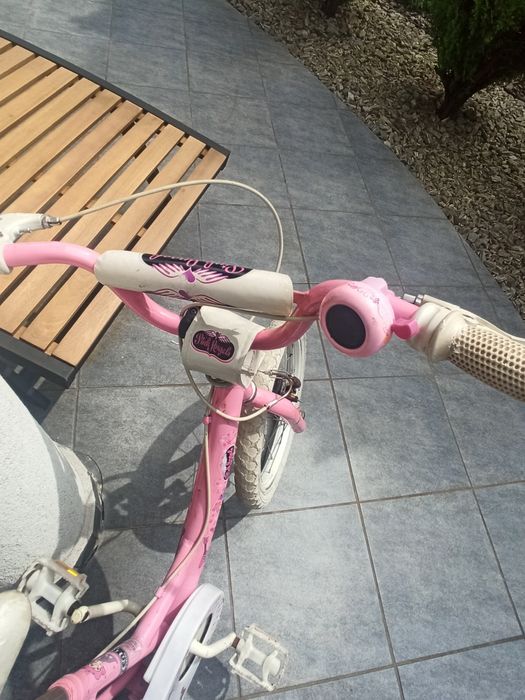Różowy rowerek dla dziewczynek