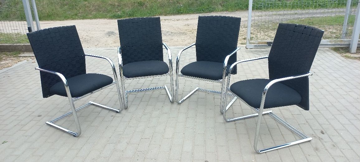 4 krzesła masywne i wygodne
