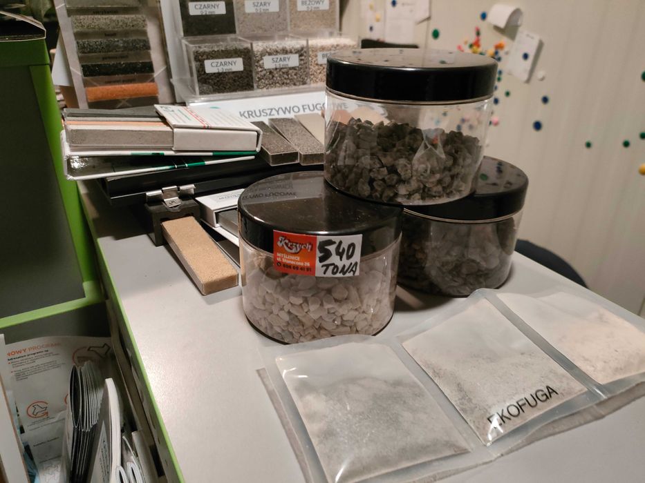 Żywica Fuga żywiczna 25 kg do kostki brukowej granitowej płyt taras