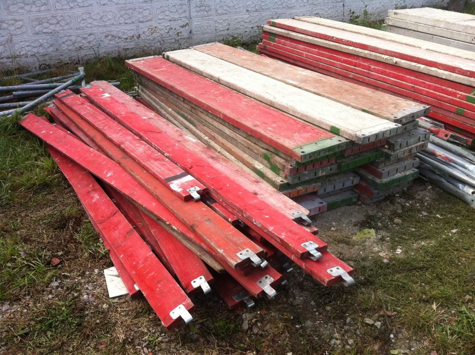 Rusztowanie elewacyjne 82 m2 używane 10x8,2 m Podest drewniany