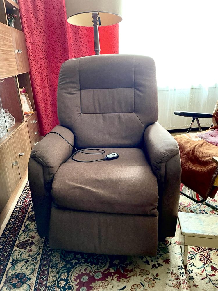 Fotel rehabilitacyjny elektryczny