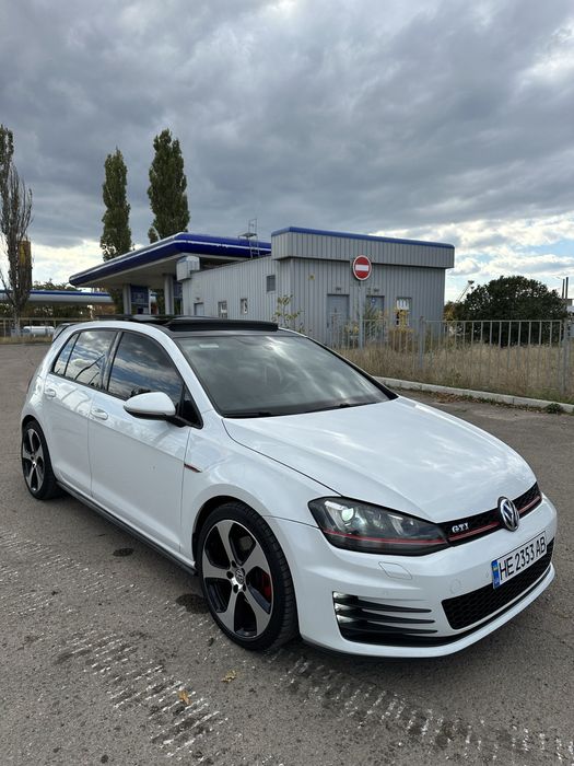 Volkswagen Golf GTI 7