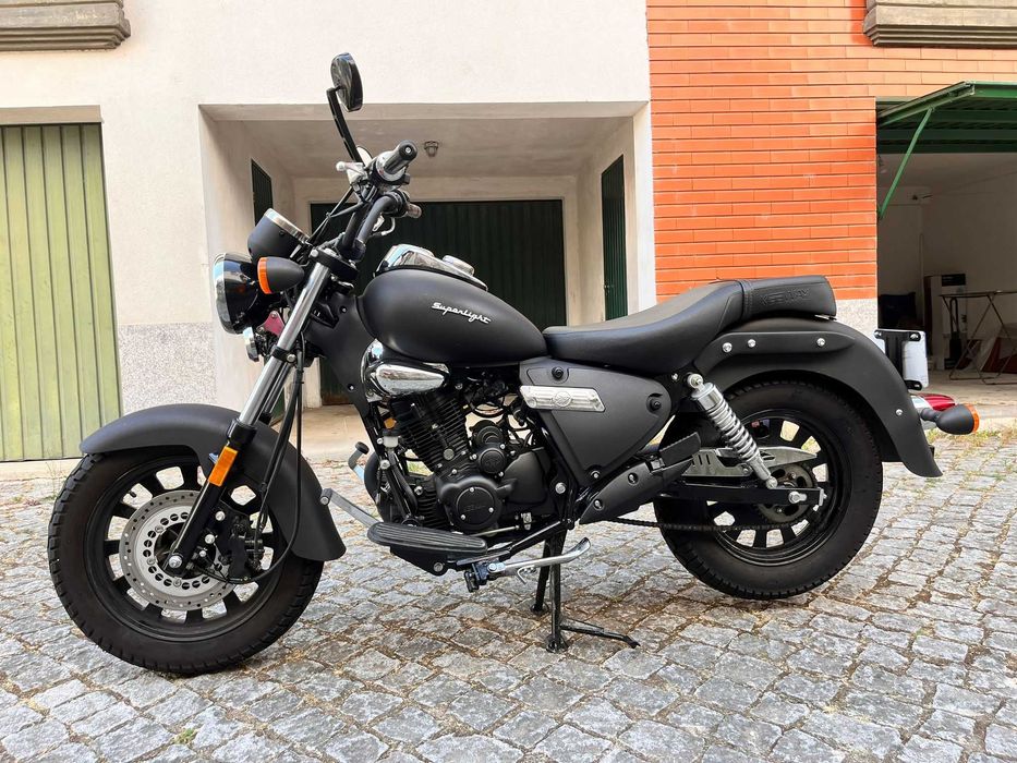 Vendo Keeway Superlight 125 EL como nova