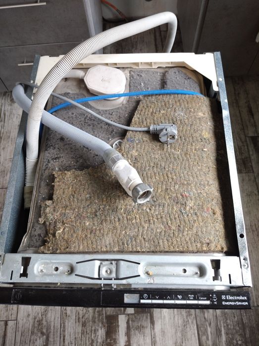 Вбудована посудомийна машина Electrolux ESL46050