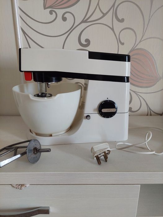 Кухонный комбайн/тестомес Kenwood Chef A901E