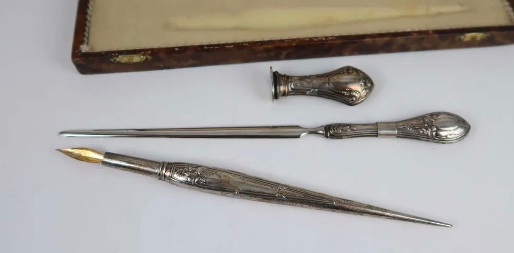 Conjunto de secretária antigo em prata