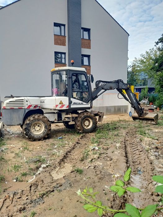 Wynajem koparki z operatorem