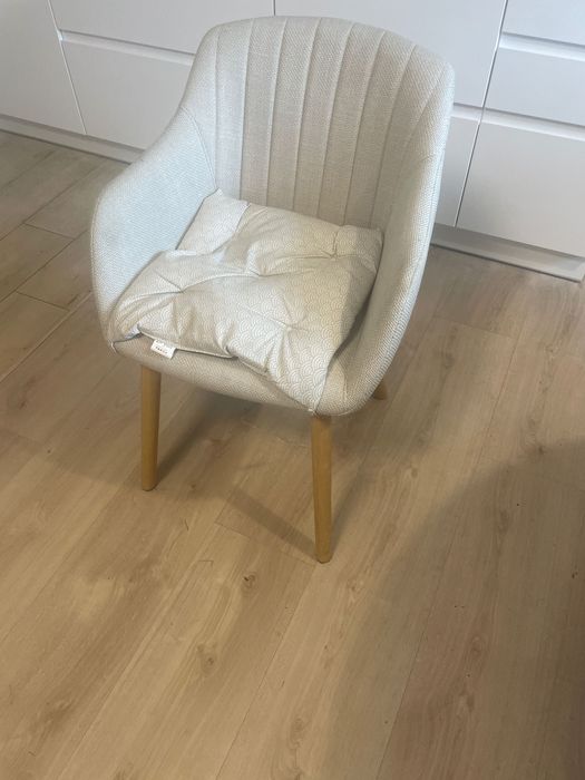 Стул мʼякий для кухні або вітальні