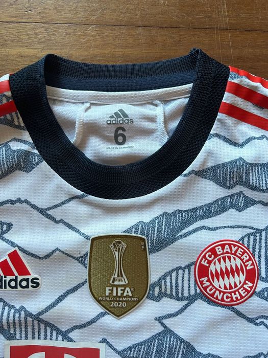 Camisola autografada por Lewandowski 20/21