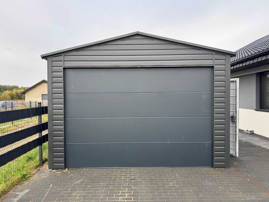 Garaż blaszany 4x6.5m dwuspadowy, grafit, brama segmentowa
