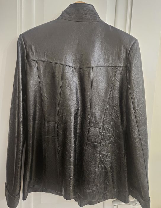 Продам мужскую  и женскую кожаную куртку