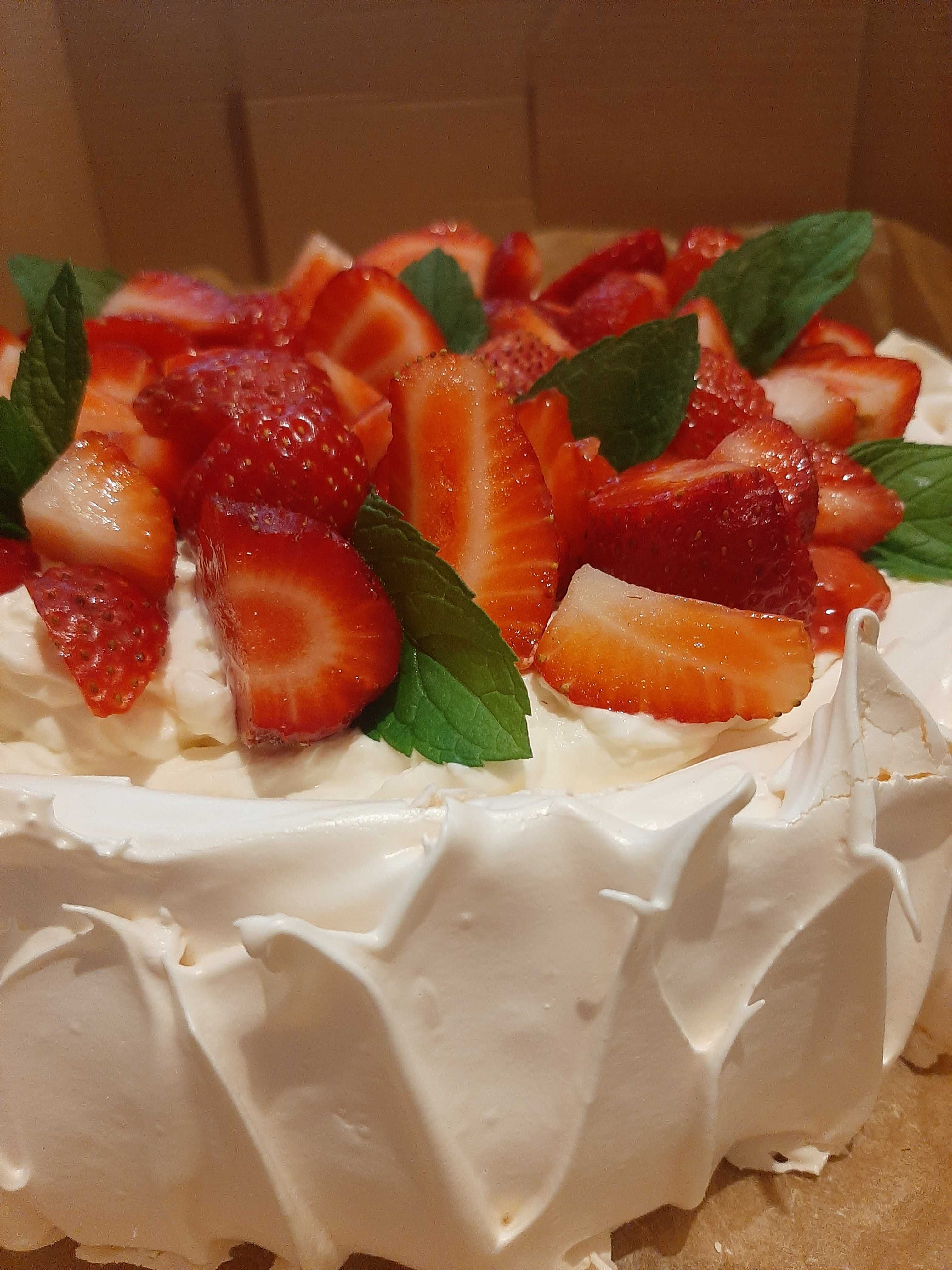 Beza tort pavlova