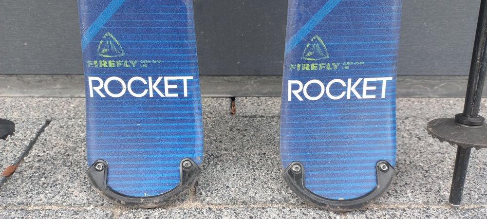 Narty FIREFLY ROCKET 115cm + wiązania + kije
FIREFLY ROCKET