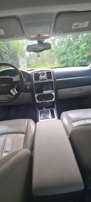 Sprzedam Chrysler 300c 5.7 HEMI POLSKI SALON NISKI PRZEBIEG 132 tyś