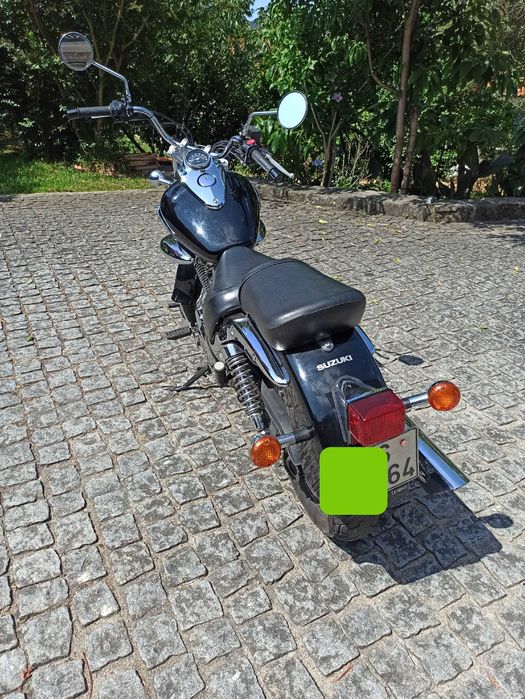 Moto Suzuki Intruder 250