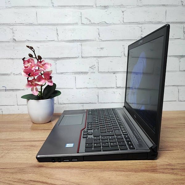 Продаю класний , потужний , оригінальний японець, Fujitsu E756