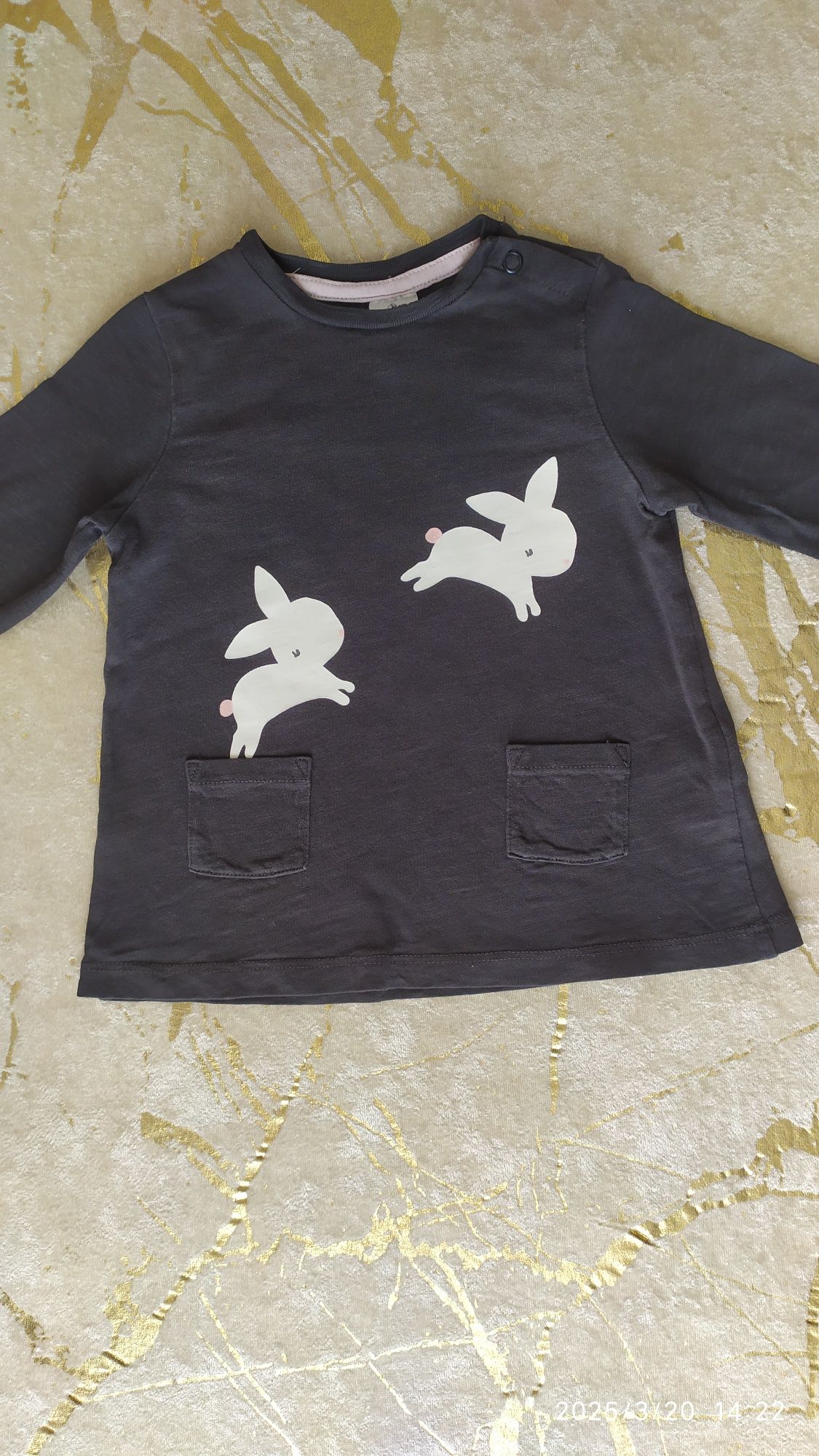 Bluzka czarna z króliczkami na długi rękaw, dziewczynka,r. 80, H&M