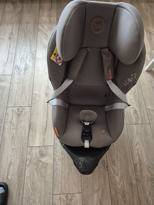 Fotelik z bazą na isofix