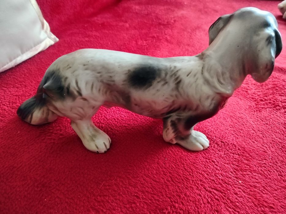 Porcelanowy jamnik PRL