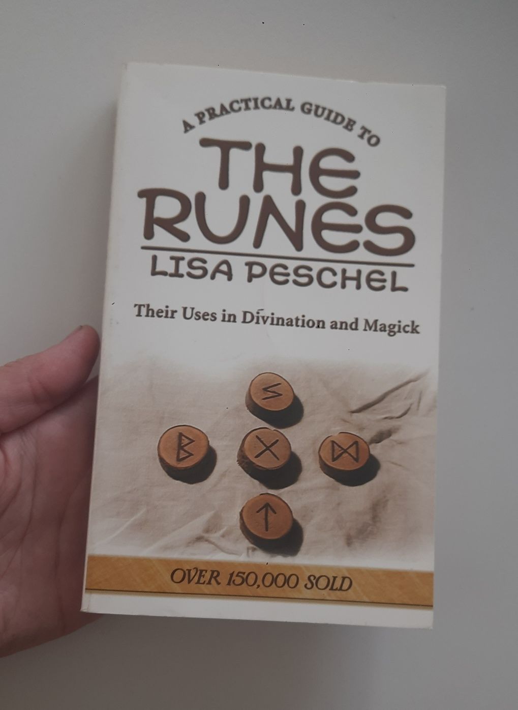 The runes. lisa peschel. Лиза Песчел. Руны