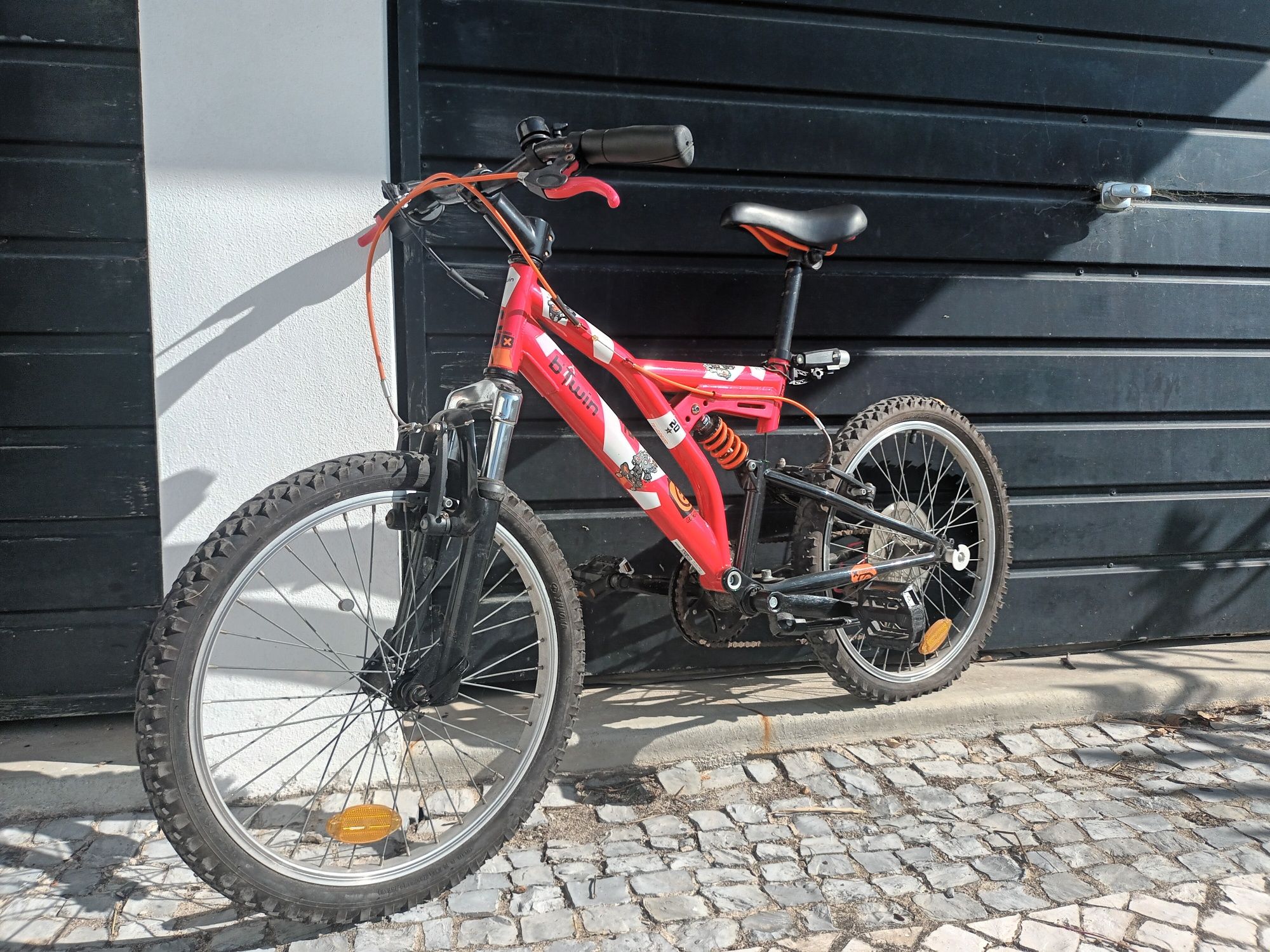 Bicicleta com suspensão