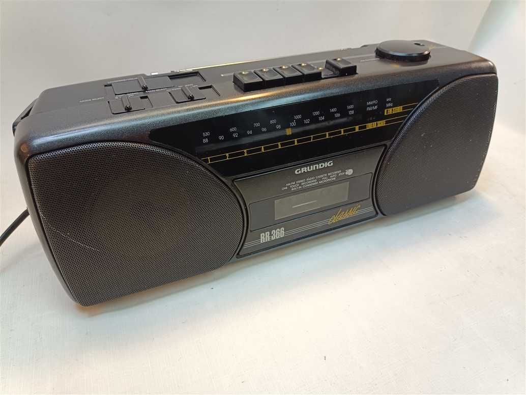 Grundig RR366 radiomagnetofon z lat 80