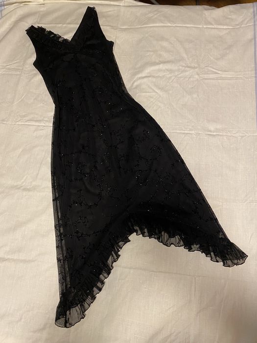 Вечірня сукня красива чорна