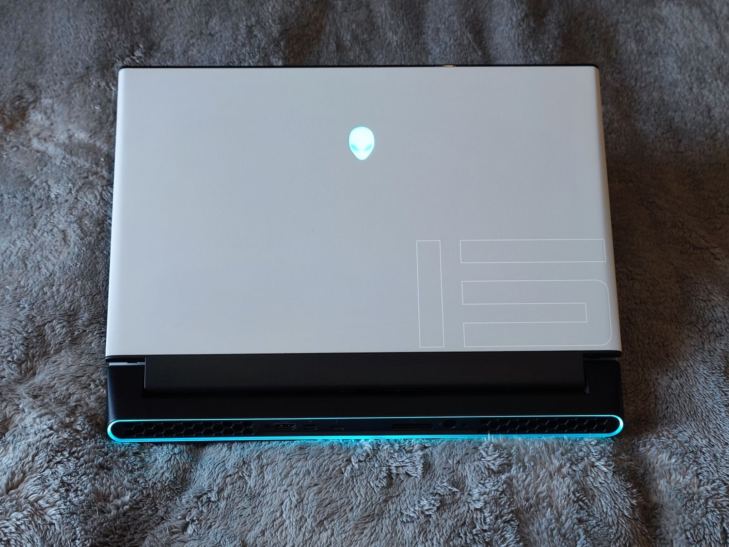 Ноутбук Alienware M15 R2 i7-9750H RTX2070 Max-q 16gb ddr4 512Gb ssd