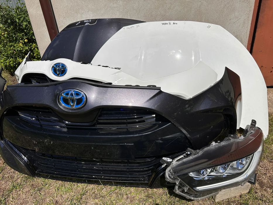 zderzak Yaris IV lift przod maska lampy