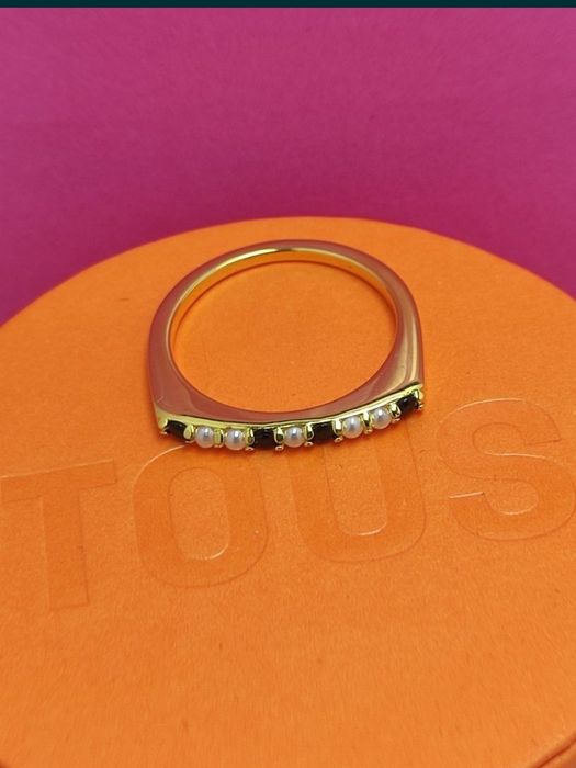 Pierścionek 14,16,18 z misiem żółte srebro vermeil 925 perłą i spinel