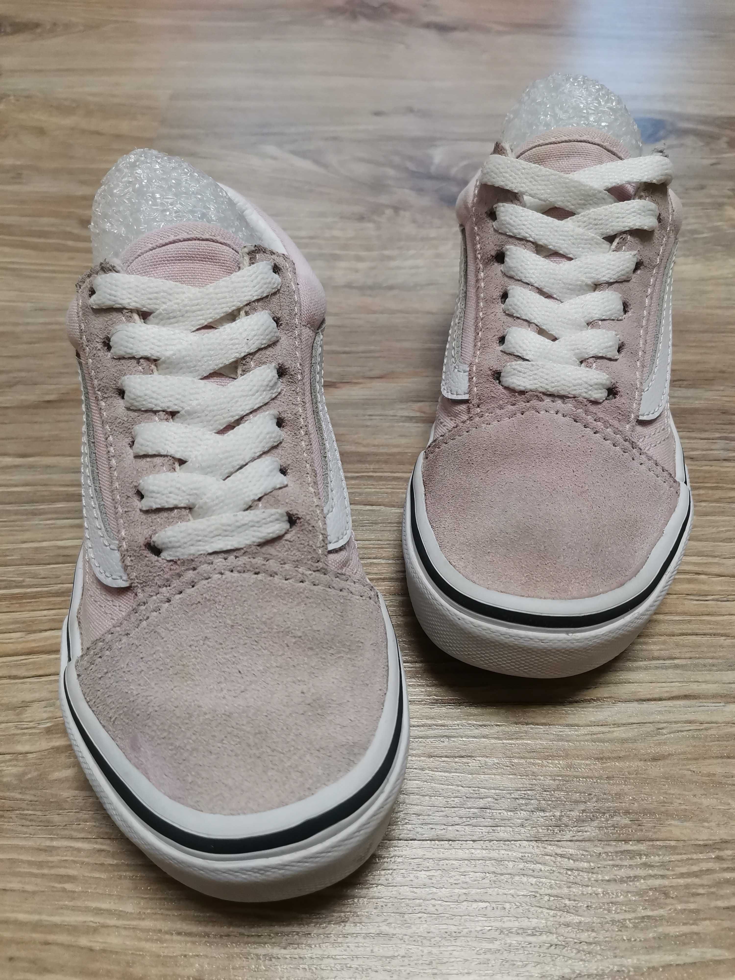 Продам кросівочки кеди Vans 28 розміру.