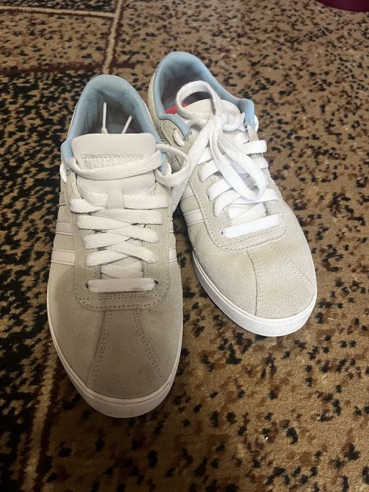 Кеди adidas в чудовому стані