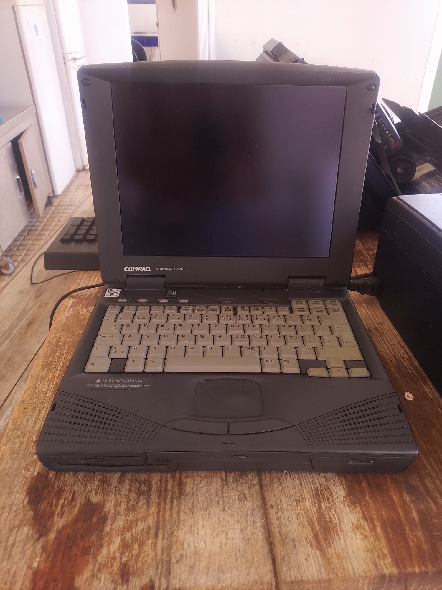 Computador Compaq Armada 1700