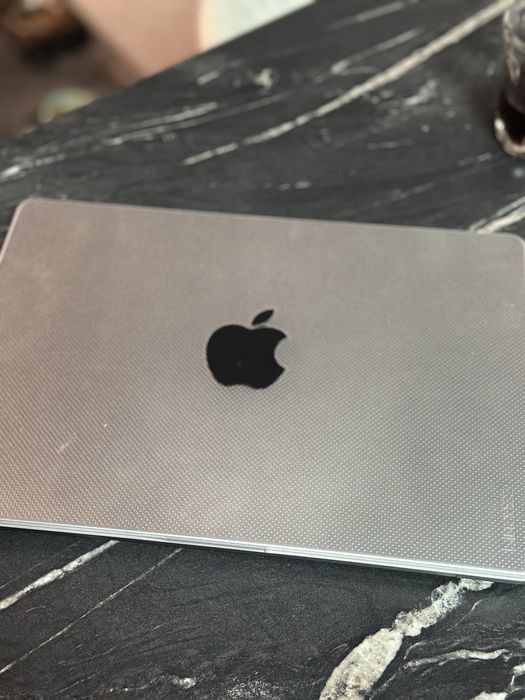 MacBook Pro ,14 M1 ,2021 року.