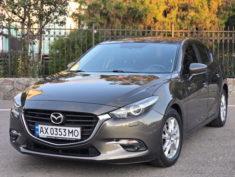 Продам свою Mazda 3 1.5л - 2017г ( ОФИЦИАЛЬНАЯ )