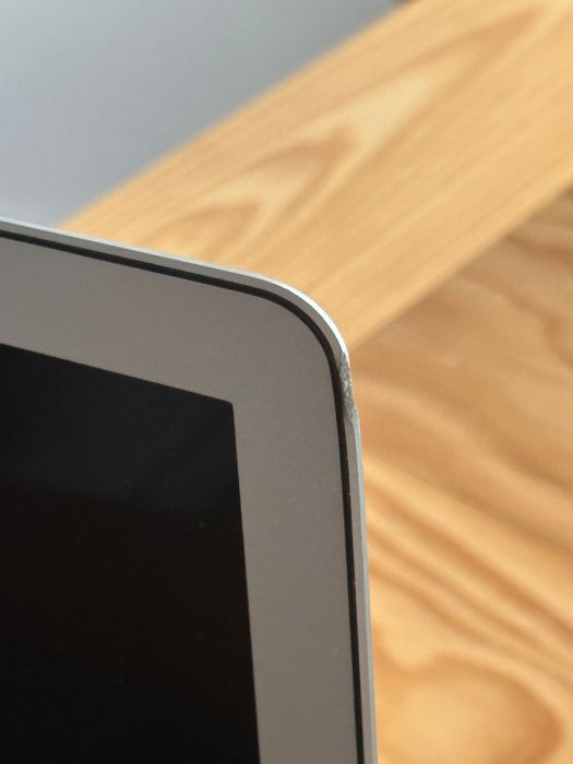 MacBook Air 13 1,6 GHz Intel Core i5 com dois carregadores